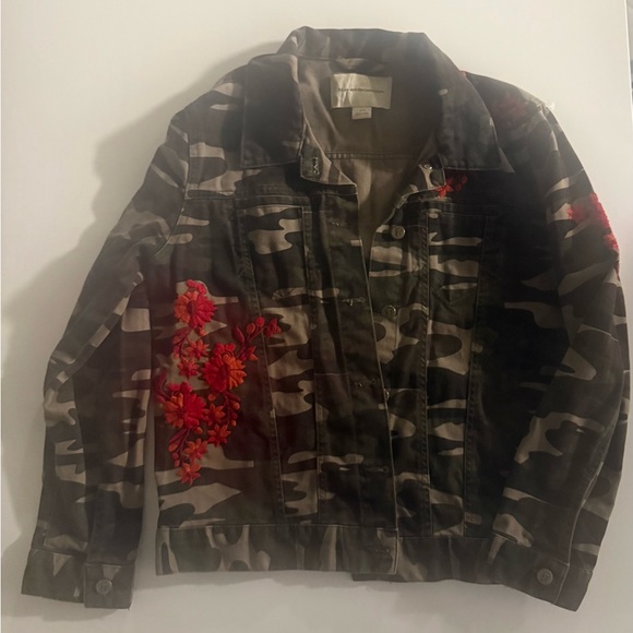 Pilcro Green Camouflage Utility Jacket with Red Accents - Picture 6 of 6